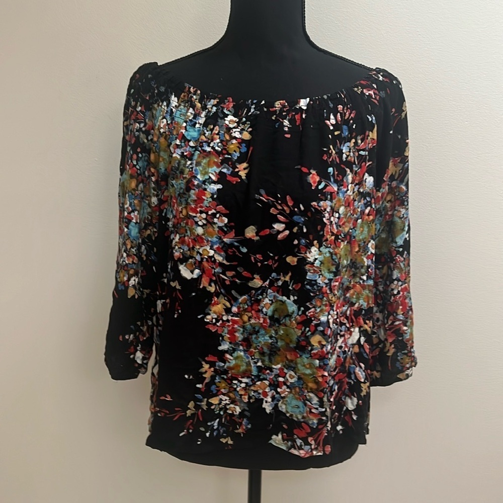 Lovestitch floral top sz M medium